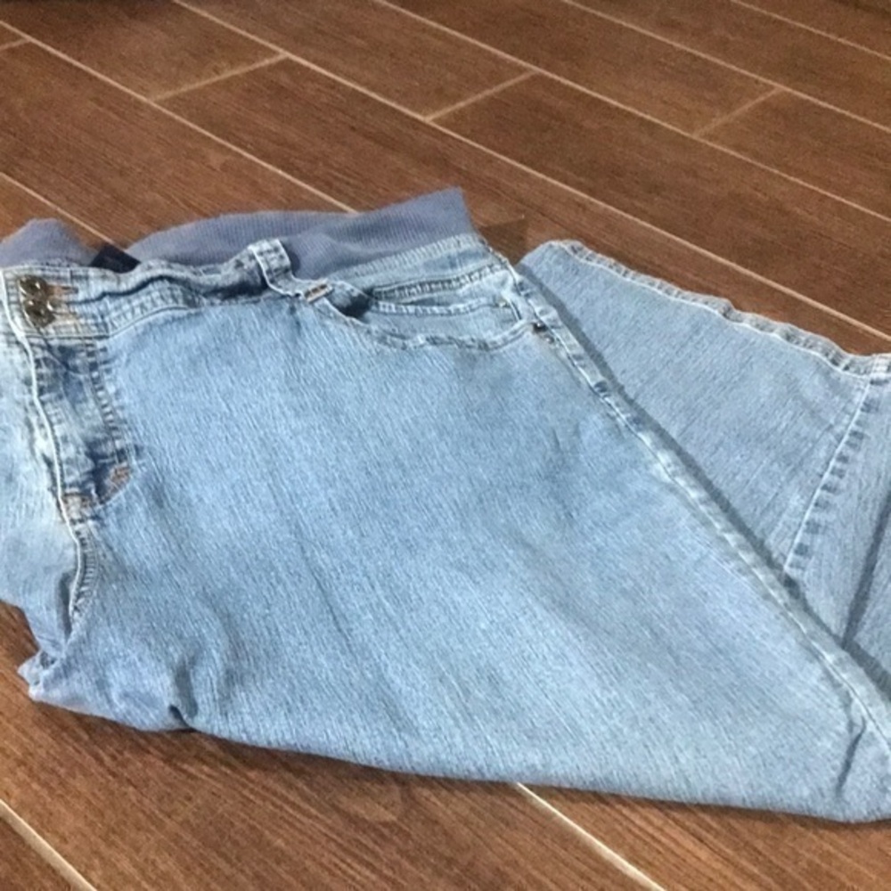 Avenue Denim capris